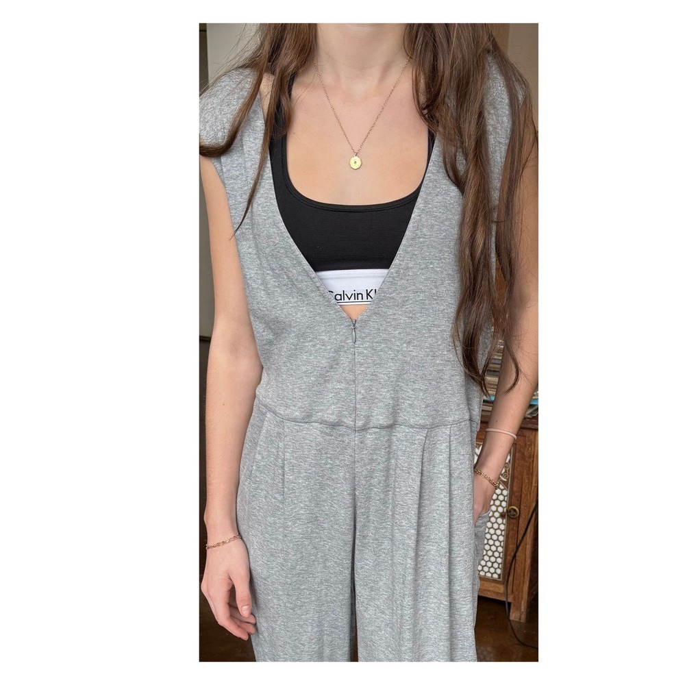 Uniqlo x Leur Logette Jersey V-Neck Cropped Jumpsuit Designers Project M, chic‎